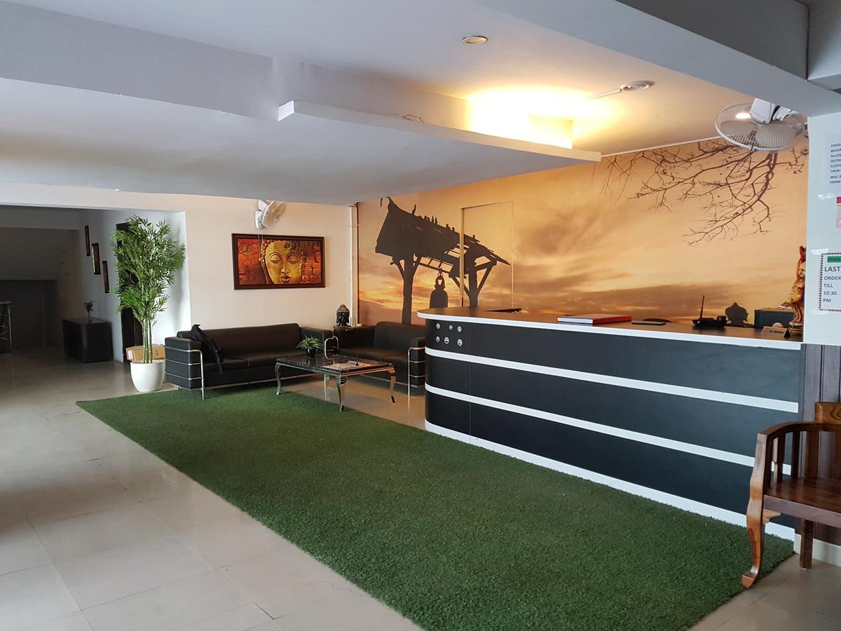 The Royal Crown Hotel Gurgaon Esterno foto